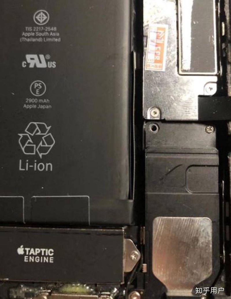 硬件升级是指在现有计算机系统中对某些关键部件进行更换或添加以提高性能的过程。这就像给你的笔记本电脑换上更强的心脏一样。